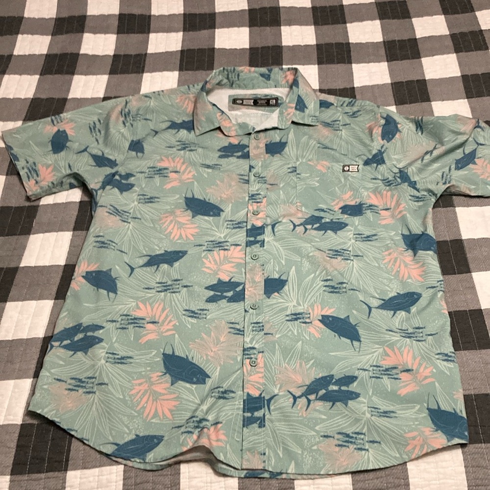 Salty Crew men’s polo size XL fish pattern